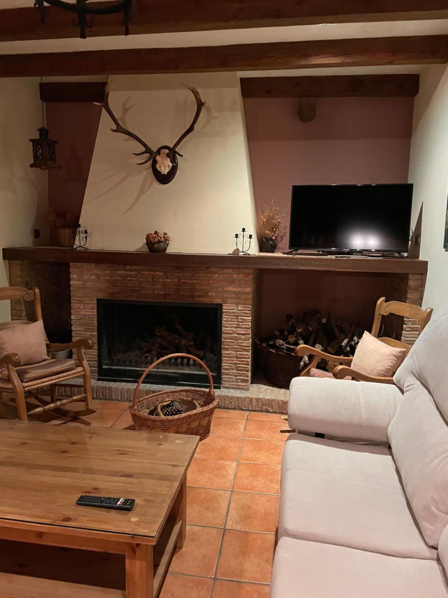 Vivienda Turistica Rural Casa Camilo Guest House Сегура де ла Сиера Екстериор снимка